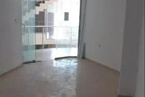 Офис в Русе, Център
