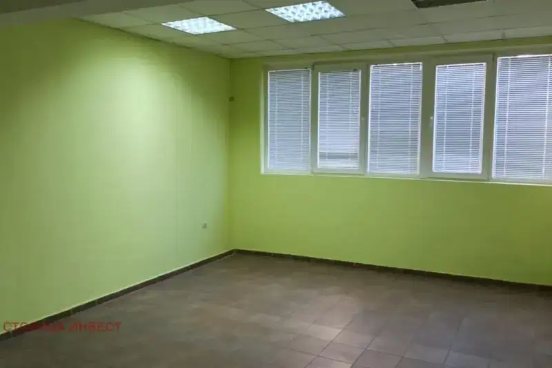 Офис в Русе, Център