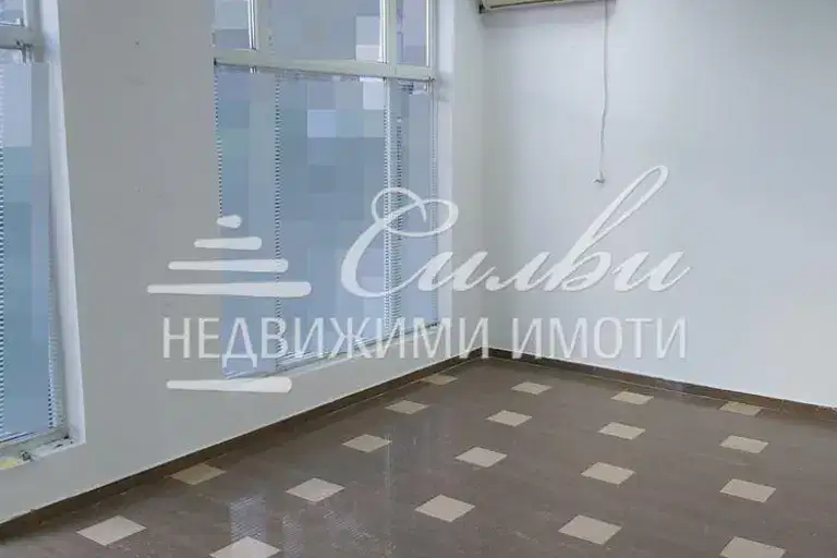 Офис в Шумен, Център
