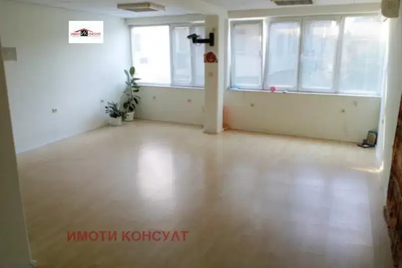 Офис във Велико Търново, Център