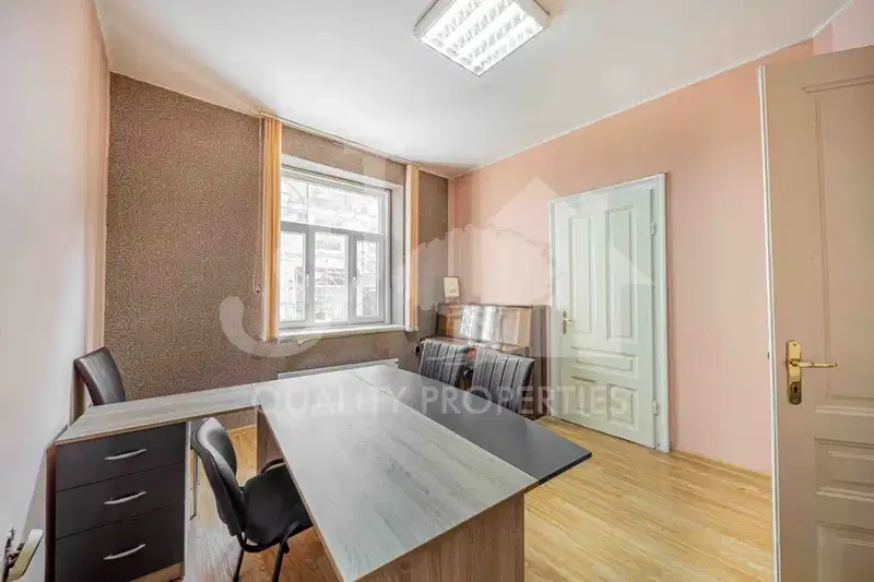 Office in Sofiya, Centyr