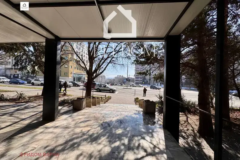 Office in Varna, Centyr