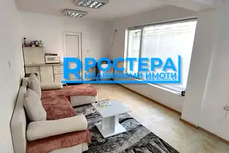 Офис в Търговище, Център