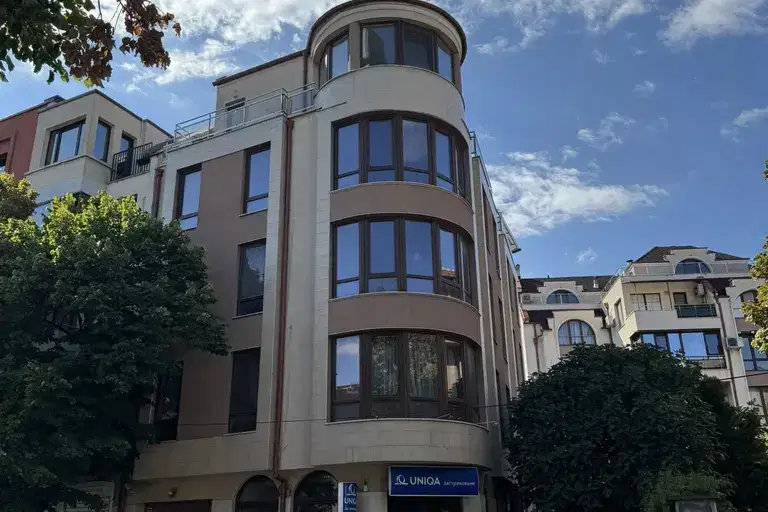 Офис в Пловдив, Център