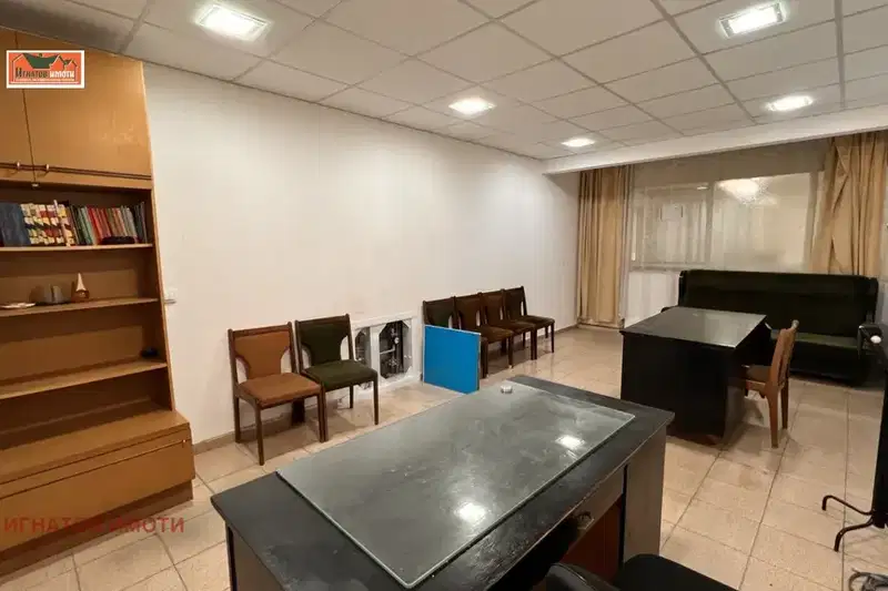 Office in Pazardjik, Idealen Centyr