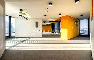 Офис в София, Изток