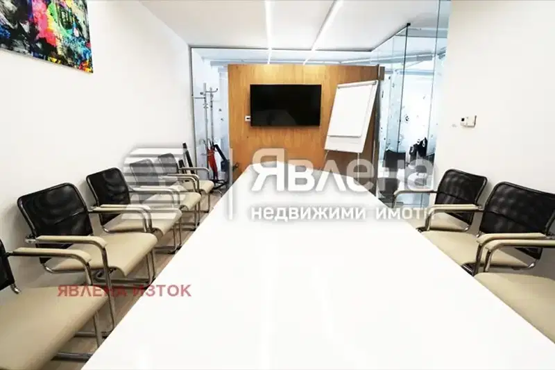 Office in Sofiya, Medicinska Akademiya