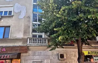 Офис във Варна, Операта