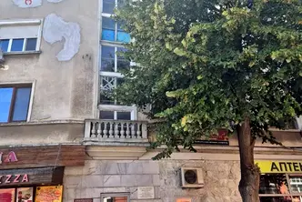 Офис във Варна, Операта