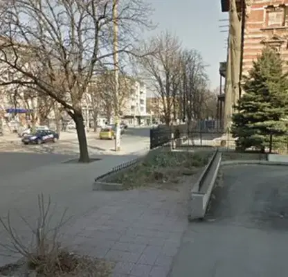 Снимка 3 — Офис в Русе, Широк център