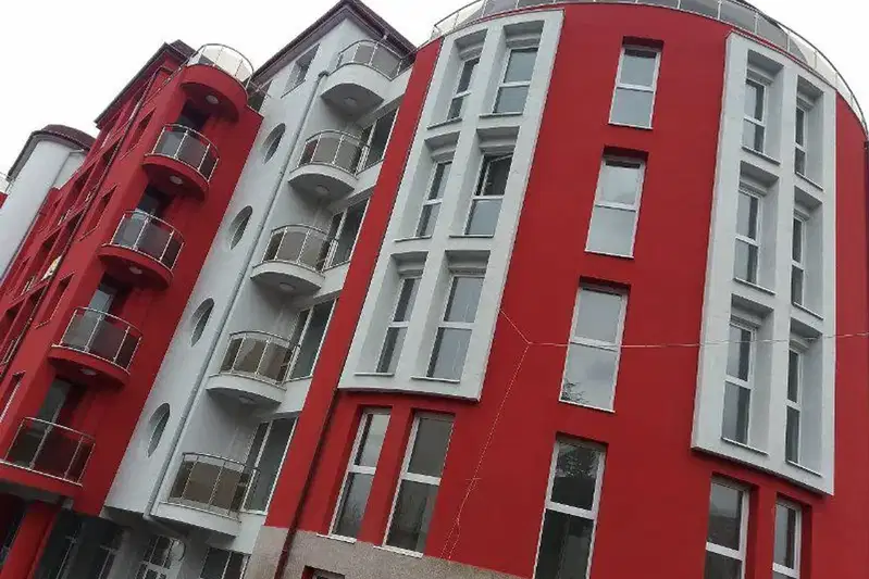 Офис в Стара Загора, Три чучура - център