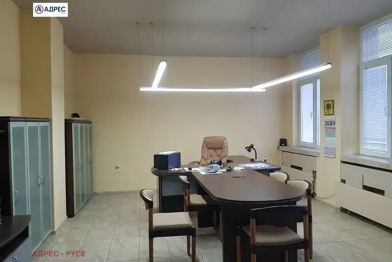 Офис в Русе, Търговия на едро