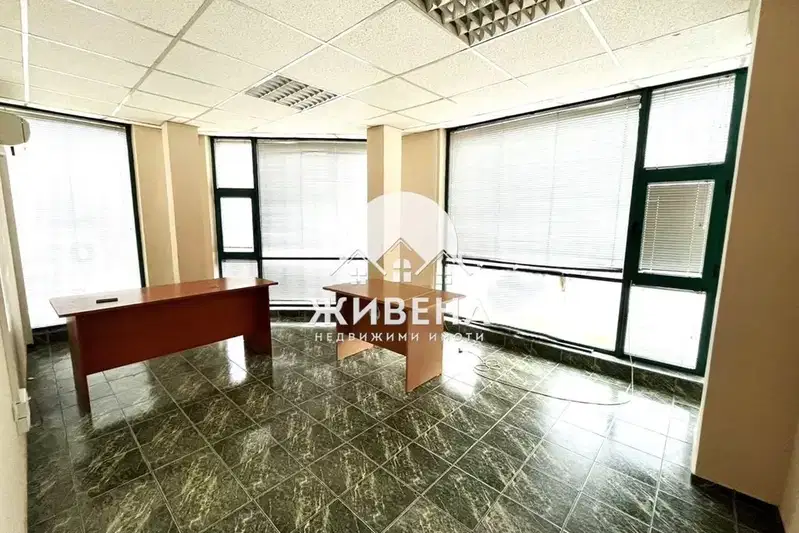 Офис във Варна, ВИНС-Червен площад