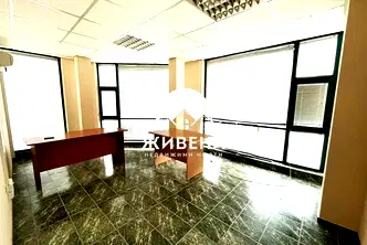 Офис във Варна, ВИНС-Червен площад