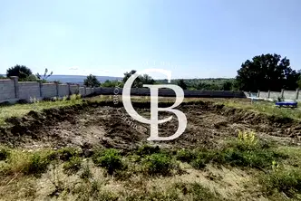 Парцел в с. Звездица