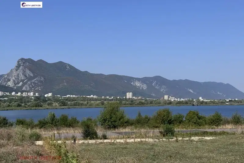 Plot in Студентски