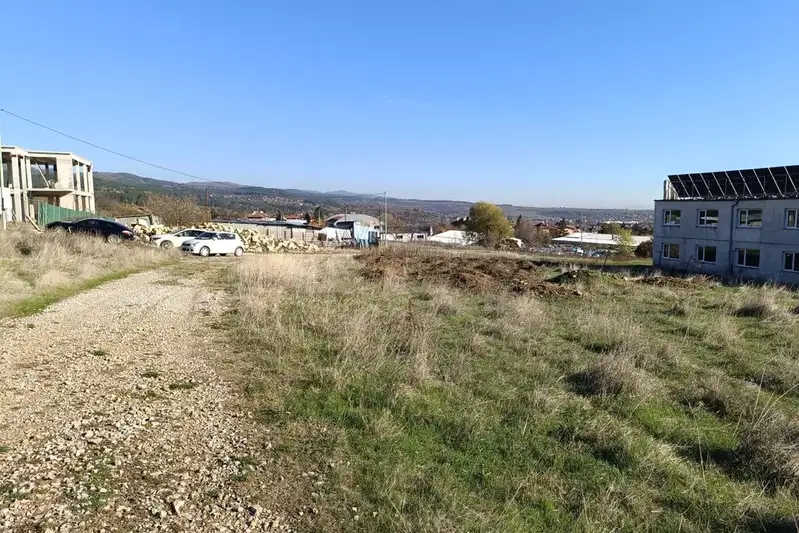 Plot in Novi Iskyr