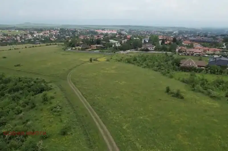 Парцел в Банкя