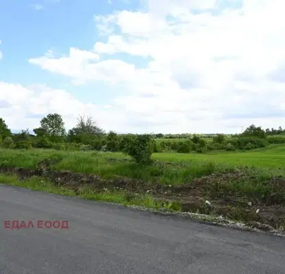Photo 2 — Plot in Malo Buchino