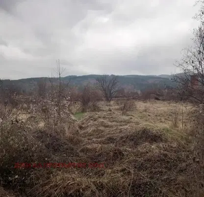 Photo 3 — Plot in Novi Iskyr