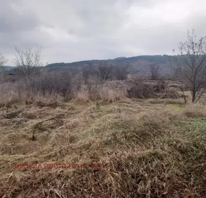 Photo 4 — Plot in Novi Iskyr