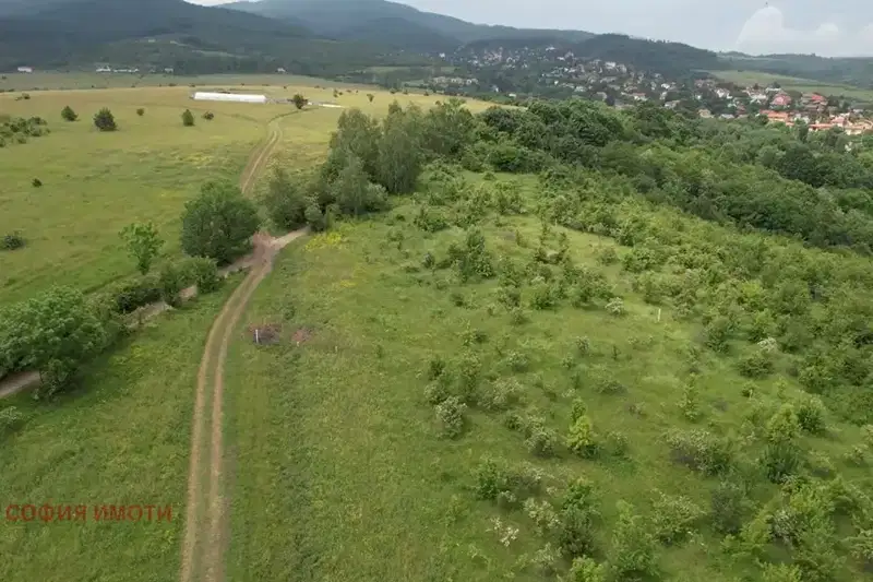 Парцел в Банкя