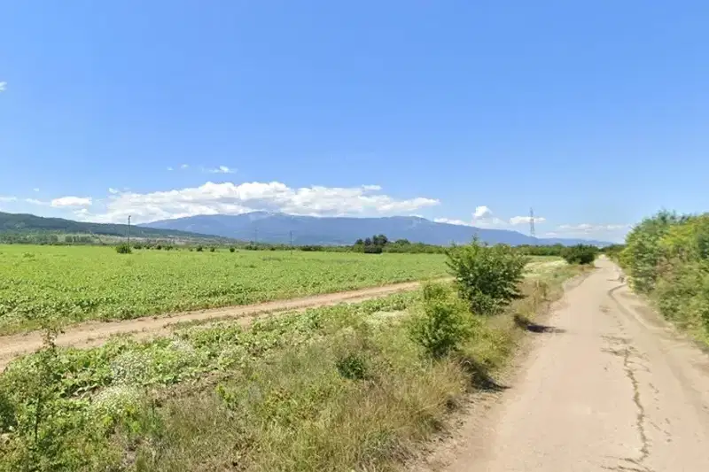 Парцел в с. Лозен