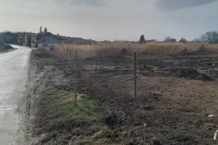 Парцел в Нови Искър