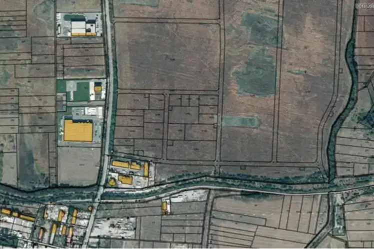 Plot in Lozen
