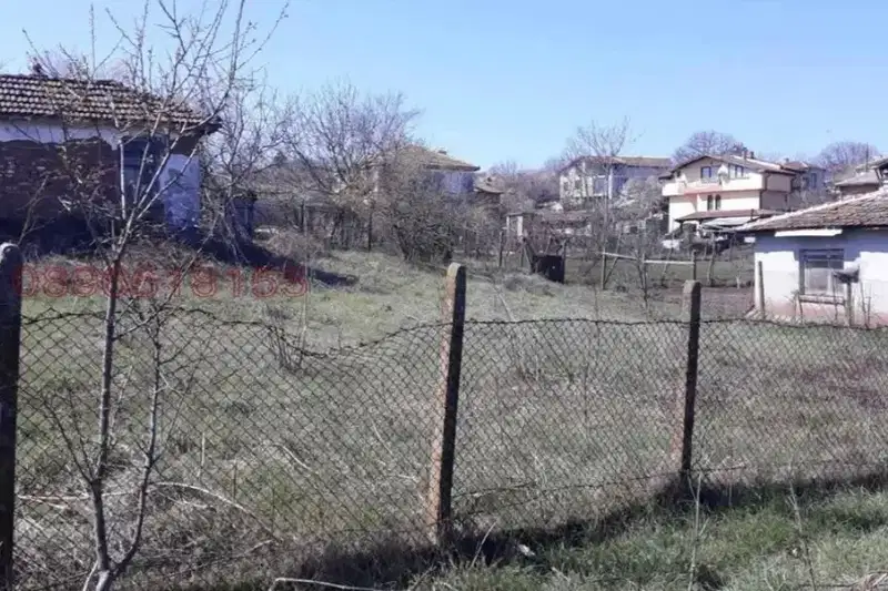 Парцел в с. Извор