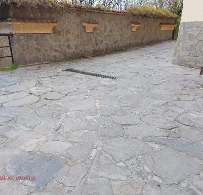 Photo 2 — Plot in Старият