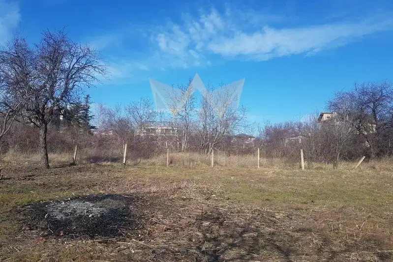 Plot in м-т Евксино