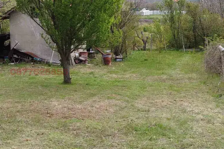 Парцел в с. Брястовец