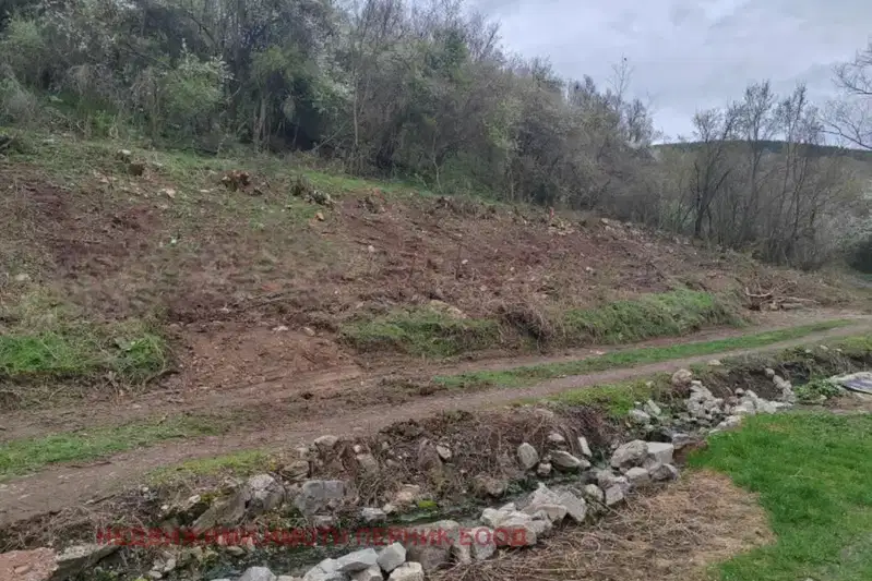 Plot in Pernik, Bela Voda