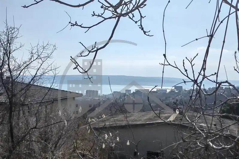 Парцел във Варна, Бриз
