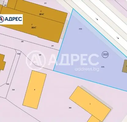 Photo 4 — Plot in Раз, Център