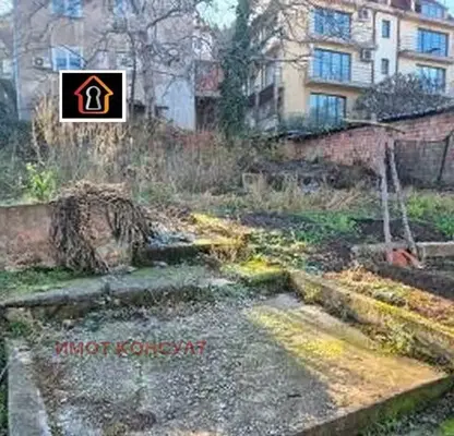 Снимка 2 — Парцел във Враца, Център