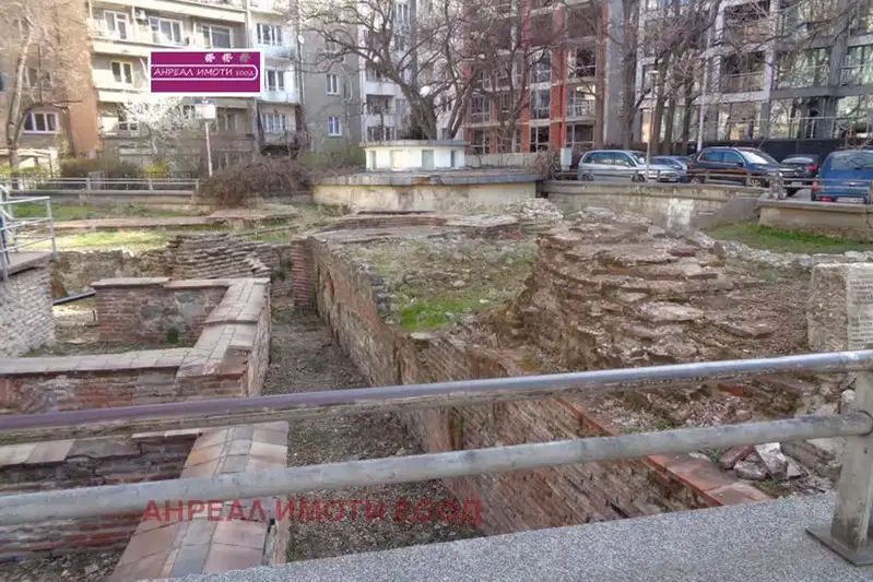 Парцел в София, Център