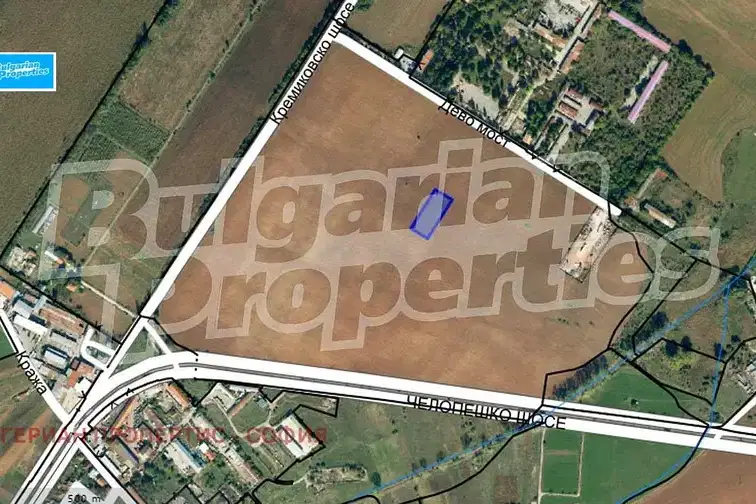 Plot in Sofiya, Chelopechene