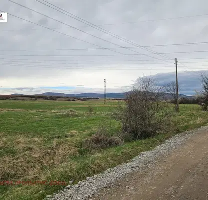 Снимка 4 — Парцел в Перник, Църква
