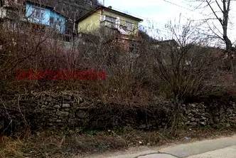 Парцел в Ловеч, Дръстене
