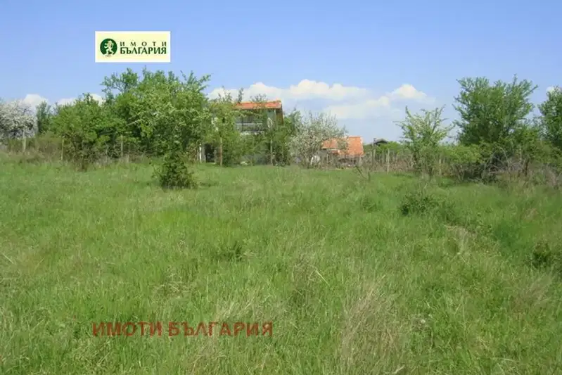 Парцел във Варна, Галата