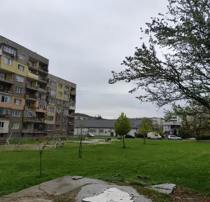 Photo 5 — Plot in Pernik, Iztok