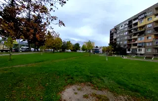 Парцел в Перник, Изток