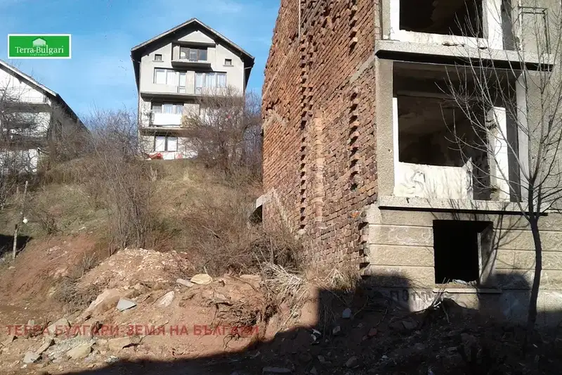 Plot in Pernik, Kamenina