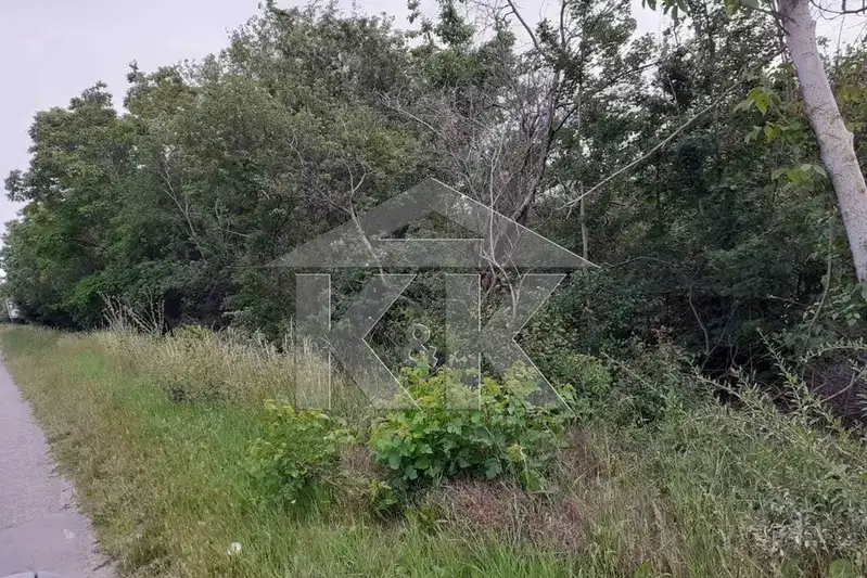 Парцел във Варна, Летище
