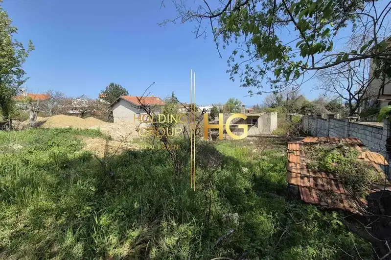 Plot in Varna, Alen Mak