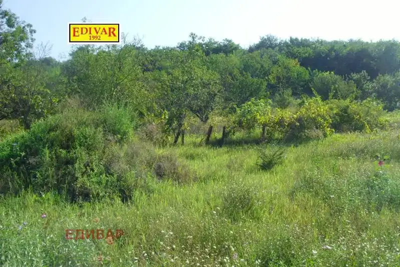 Парцел във Варна, м-т Боровец - север