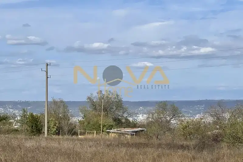 Парцел във Варна, м-т Боровец - север