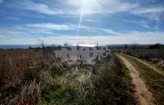 Парцел във Варна, м-т Боровец - юг